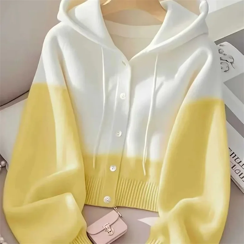 سترة نسائية محبوكة فضفاضة بقلنسوة على الموضة لعام 2025 سترة نسائية متدرجة منسوجة للربيع والخريف سترة نسائية بأكمام طويلة #4