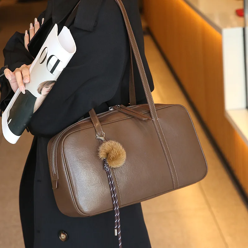 

2026 New Vintage Geniune Leather Boston Pillow Underarm Bag Fashion Woman's Handbag Ladies Work Shoulder Tote Bag Brown Large