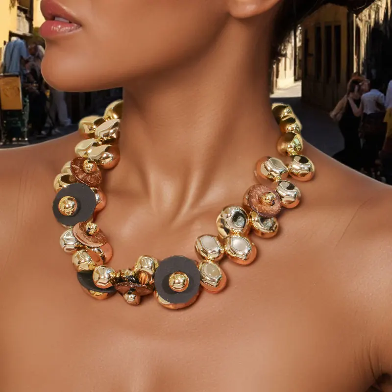 

A Mixed-metal Irregular Exaggerated Necklace, A Retro And Unique Fashion Accessory,for Woman or Girl Wedding Party Jewelry Decor