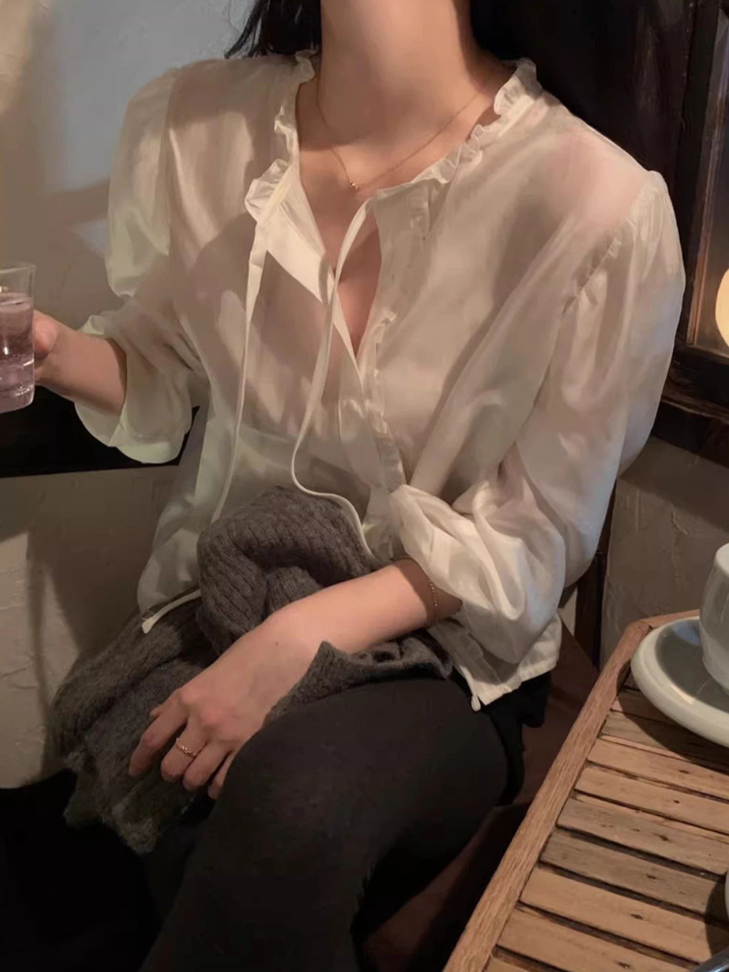 

Women's Long Sve irt Bow Tie Layerable round Ne Spring New Sle Versatile Soft Wind Wooden Ear Texture Korean Sle