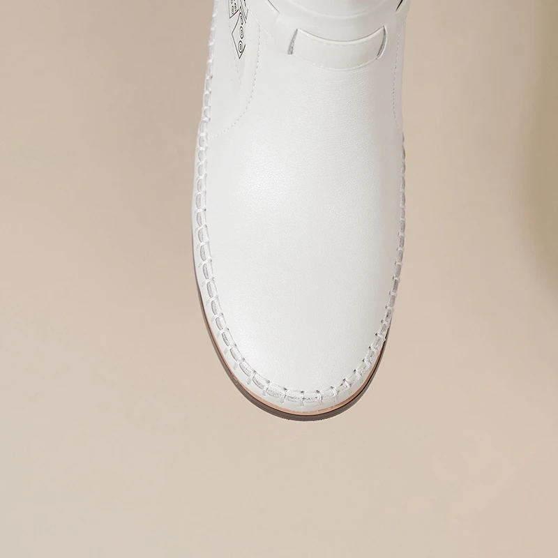 Novo couro feminino, couro bovino, fivela de cinto de metal com altura aumentada, salto médio, plus size e bezerro botas curtas da moda mahjong