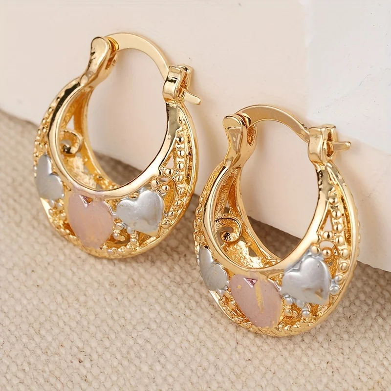 Europe and The United States Love Heart Exquisite Small Earrings for Women's Fashion with High-level Sense of Earrings