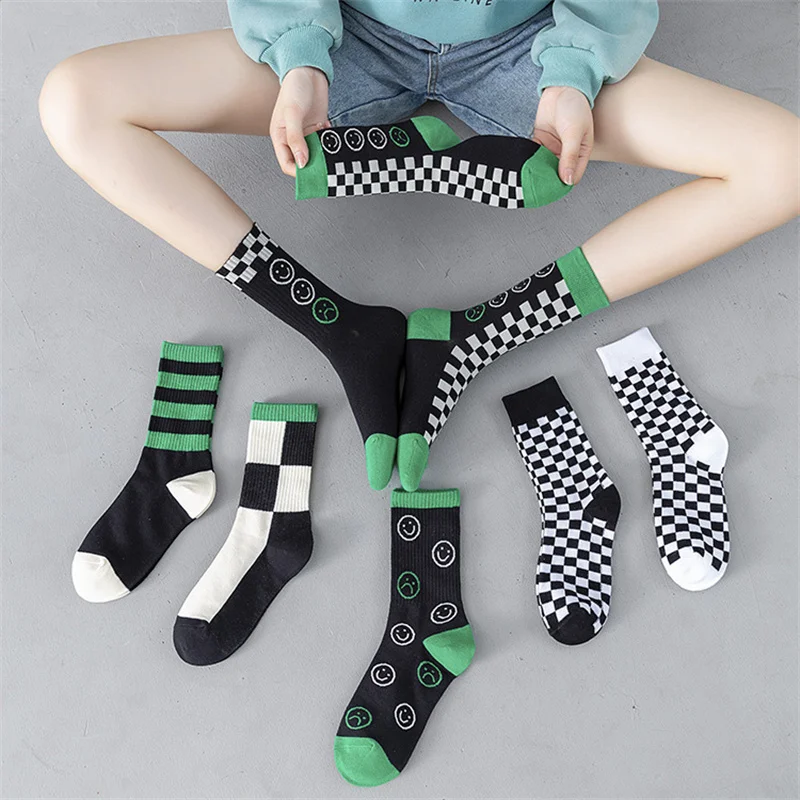 1pair Cotton Fashion Hip Hop Man woman unisex Socks Harajuku youth girl lady plaid Skating checkerboard Happy Socks Funny Sokken