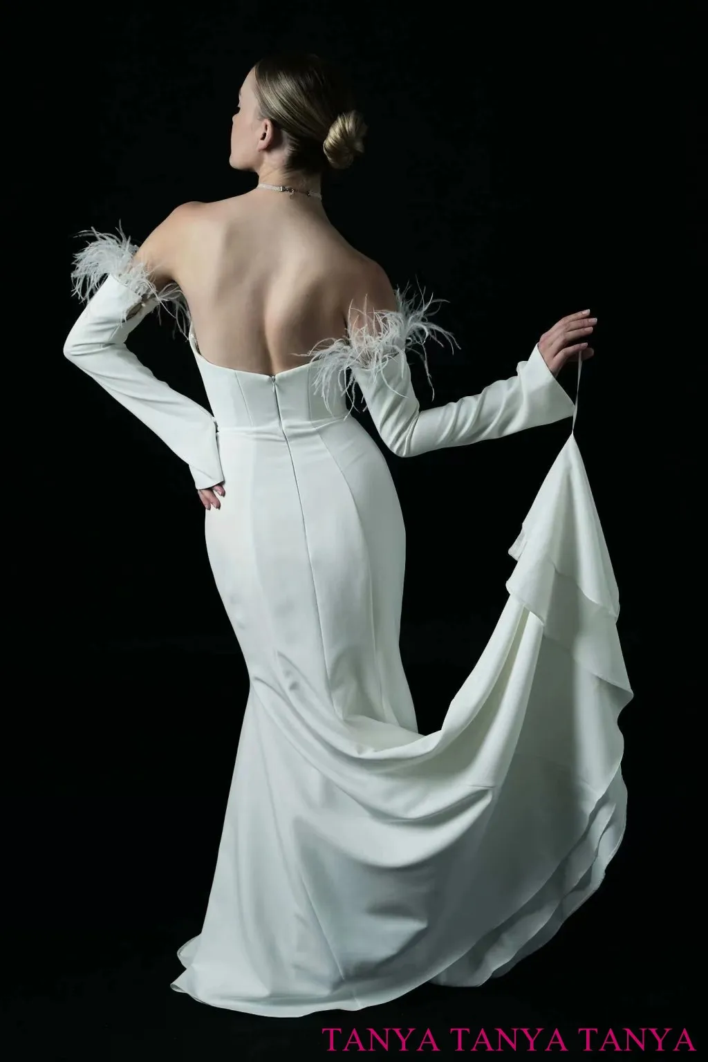 Elegant Mermaid Wedding Dresses Detachable Long Sleeves Decorated With Feathers Bridal Gown Sweetheart Bride Dress SWD730