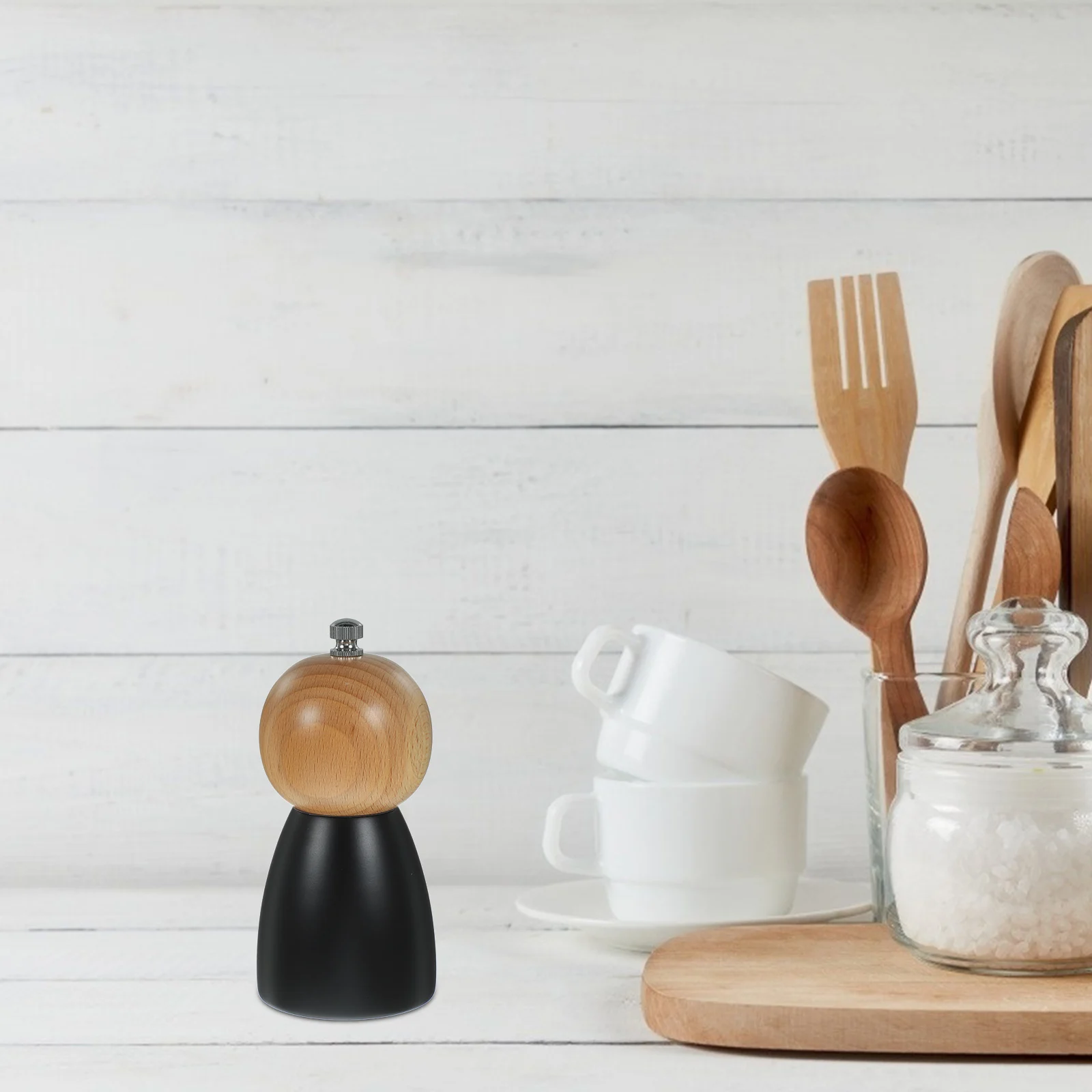 

Elegant Design Manual Pepper Mill With Wear Resistant Ceramic Core For Multiple Spice Grinds