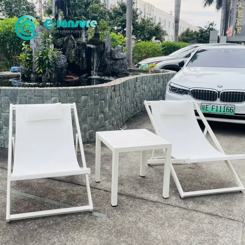 Wholesale Outdoor Furniture Quality Aluminum Frame Folding Chair and Side Table Set Poolside Lounger Chair Set for Home