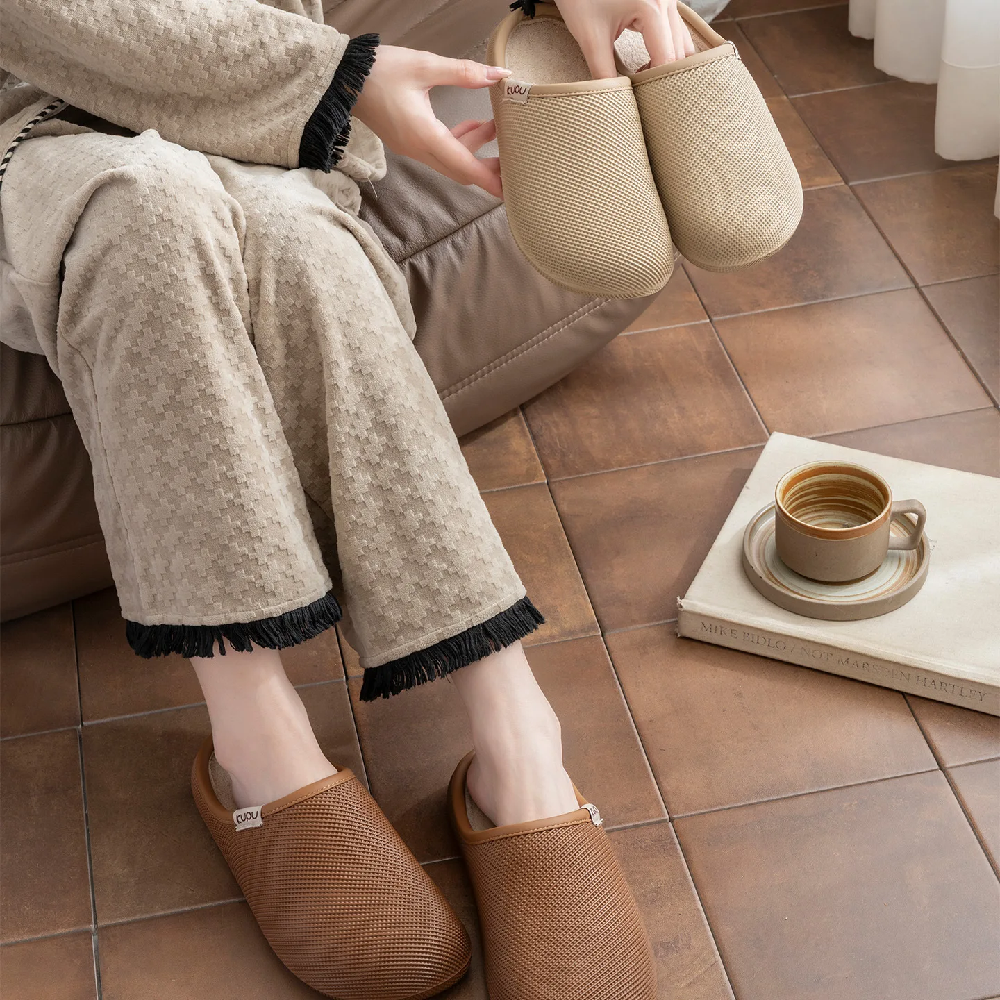 Winter Warm Lined Clog Sandals EVA Waterproof Stain-resistant Home Slippers Textured Sole Stable Durable Indoor Outdoor Slides