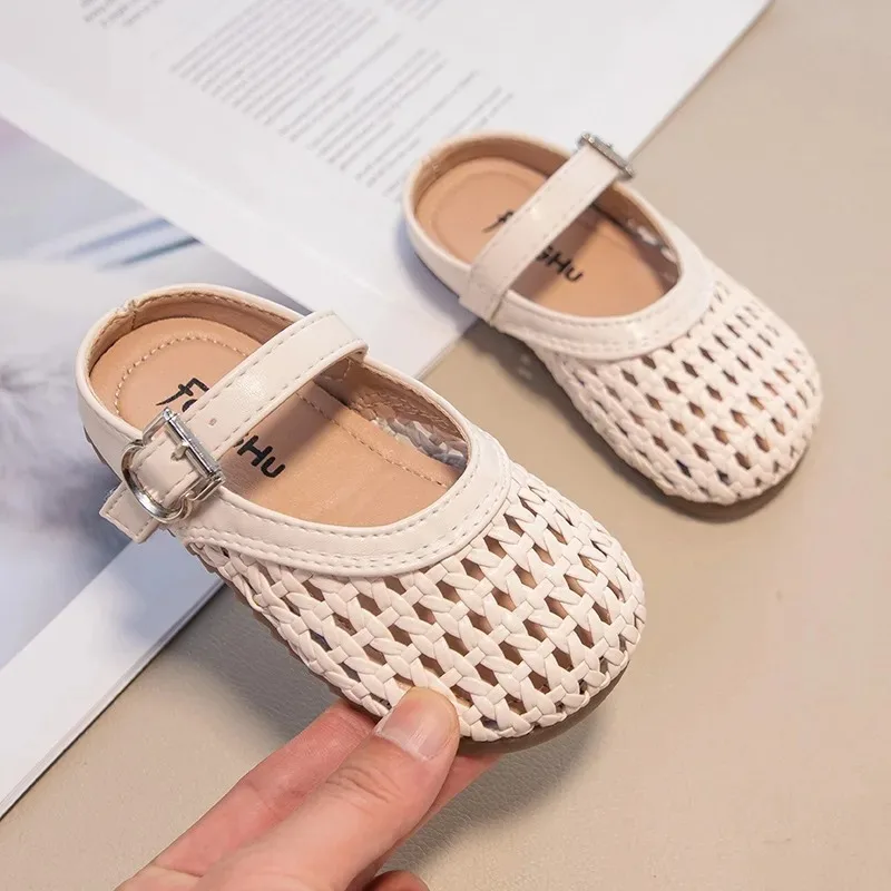 Girls Flat Mesh Weave Kids Sandals Non-slip Soft Sole 2026 Summer New Children Princess Shoes Ins Trendy Sweet Half Slippers