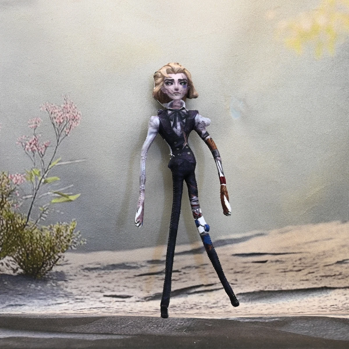 28 centimetri Gioco Identità V Peluche Bambola Anime Marcus Thorne Amanda Gathis Figura Morbida Farcito Giocattolo Cosplay per Il Regalo