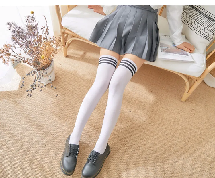 Gestreifte Overknee-Strümpfe für Mädchen und Damen, warme, modische Kniestrümpfe im Studenten-Stil, schwarz/weiß, Kawaii, lange Socken – Detail 16