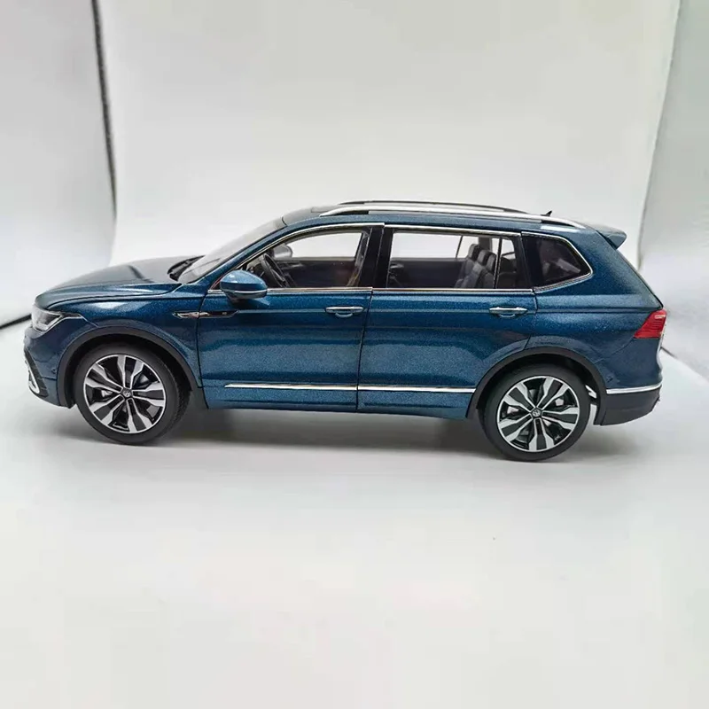 Original Diecast Alloy 1:18 Scale 2022 TIGUAN L Car Model Blue White For Adult Classic Collection Display Souvenir Ornament