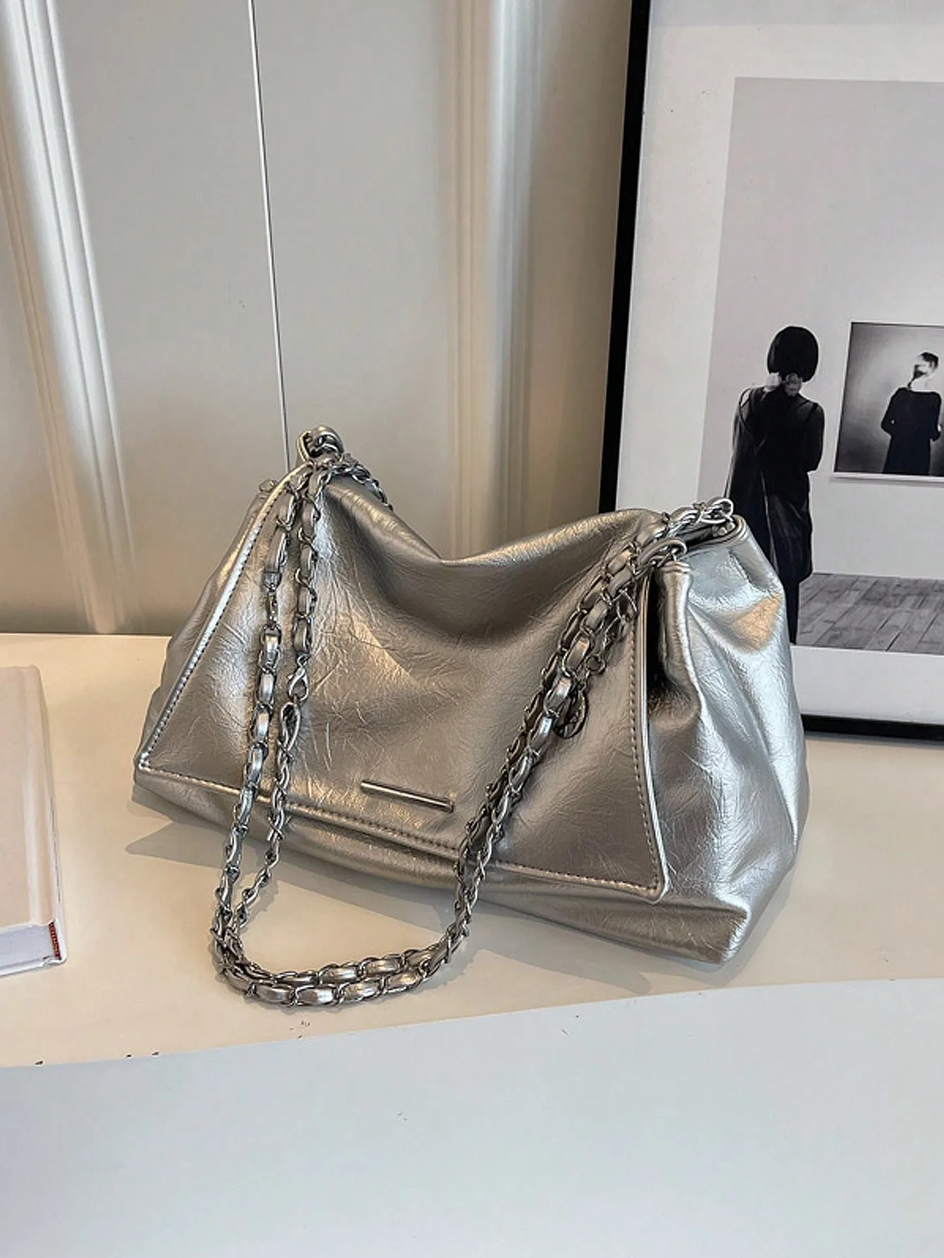 Large capacity bag for women in 2024, new trendy and high-end single shoulder bag, summer commuting chain crossbody bag