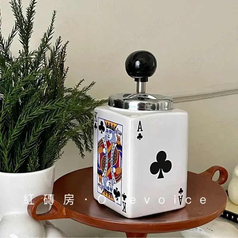 Creative Retro Poker Style Ceramic Storage Jar with Lid Nordic Modern Painted Vintage Ashtray Dried Fruit Snack Tanks Decoration