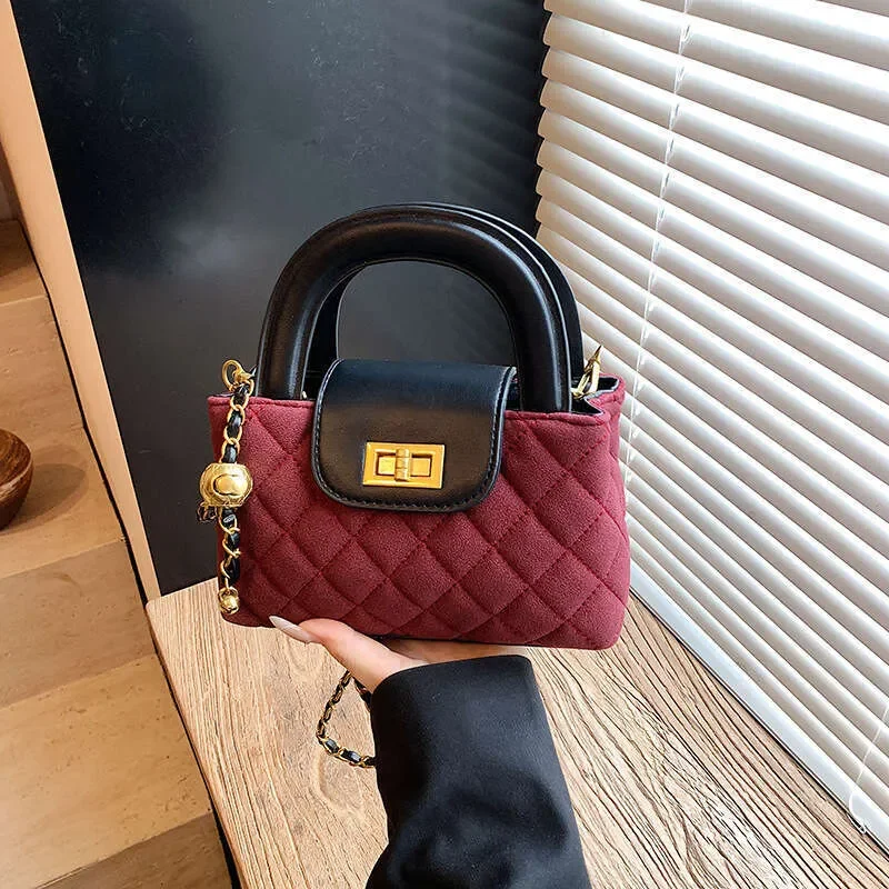 

New Designer Bags Crossbody Bagfor Women French Style Small Square Women Fashion Chain Handbag for Work and Commuting Shoulder C
