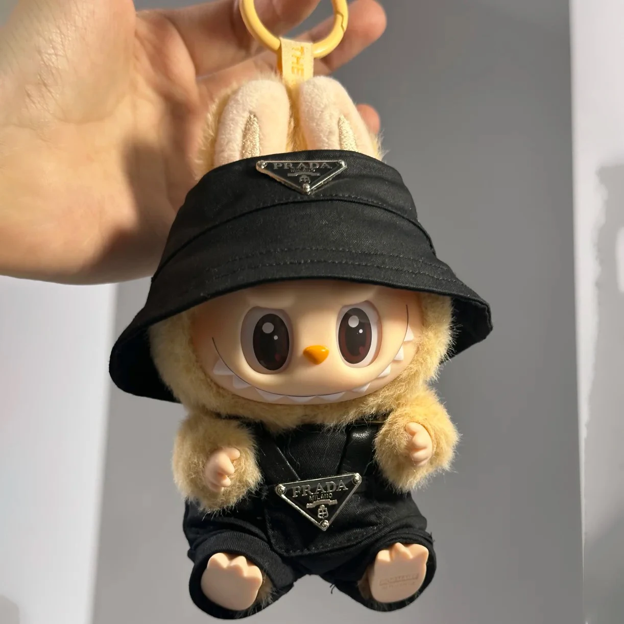 Para Mini muñeca Labubus, ropa de lujo, traje, sombrero, ropa para muñeca Labubu II, conjunto de pantalones con correa, juego de fiesta sentado, accesorios de juguetes