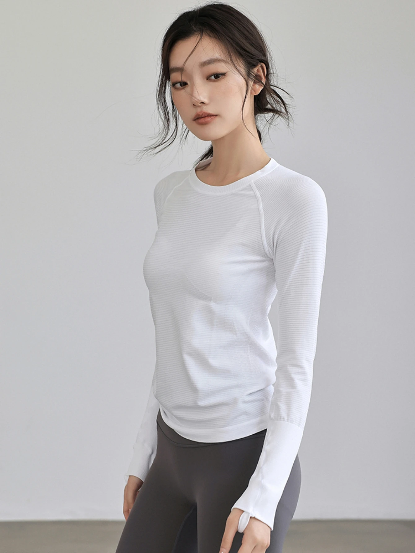 Women's Autumn & Winter Yoga Comprehensive Training Top High-Elastic Slim Crew Neck Quick-Dry Sports Long-Sleeve Fitness Clothes image 4