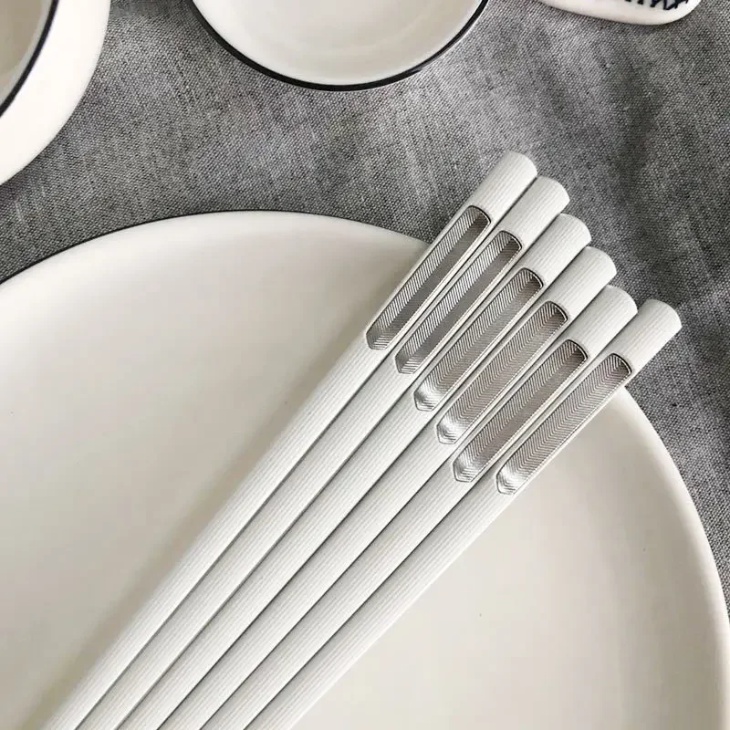 1Pairs Japanese Chinese Chopsticks Hot Pot  Sushi Sticks Reusable Metal Korean Chopsticks  Healthy Food Grade Alloy Tableware