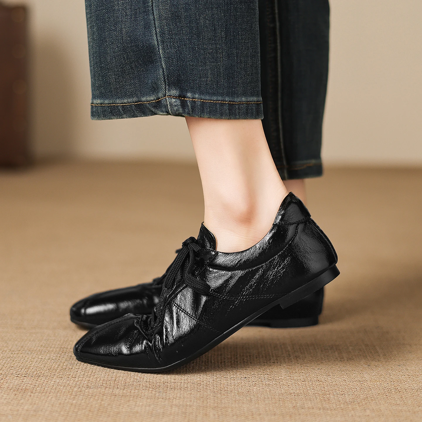 本革シープスキンレディーススニーカー、ファッショナブルなロー - Leather Work Flats Women のレビューと価格