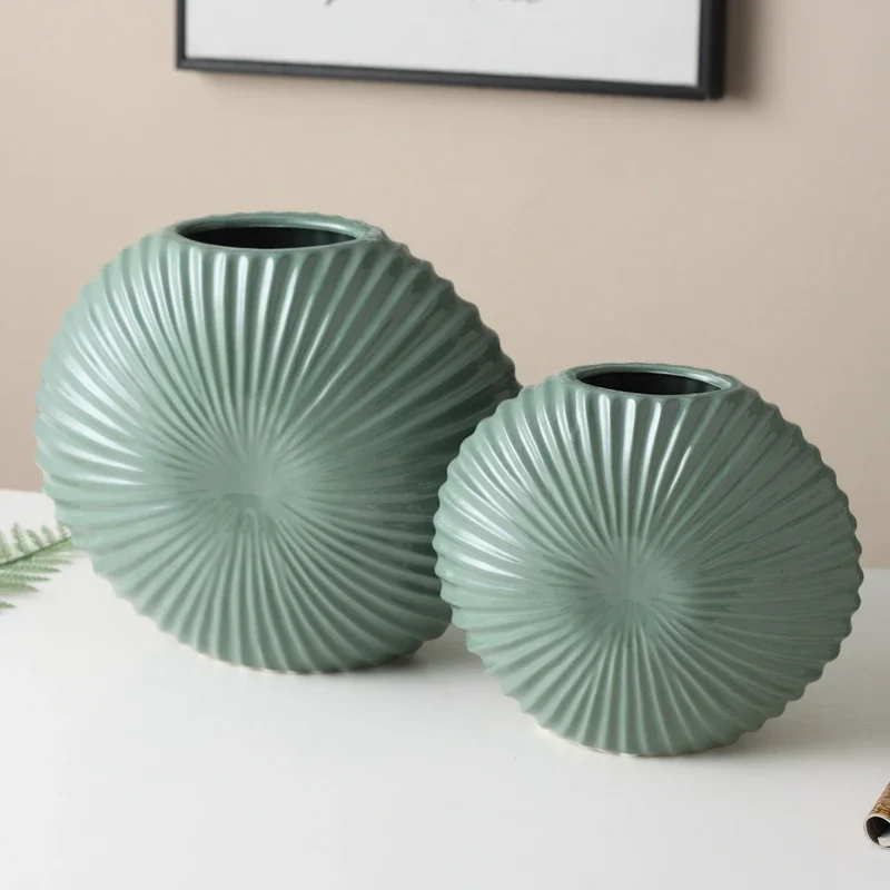 Set of 2 Ceramic Vases Seashell Flower Vase Tabletop Centerpiece Modern Home Decoration Vase (9 Inch and 7.28 Inch)