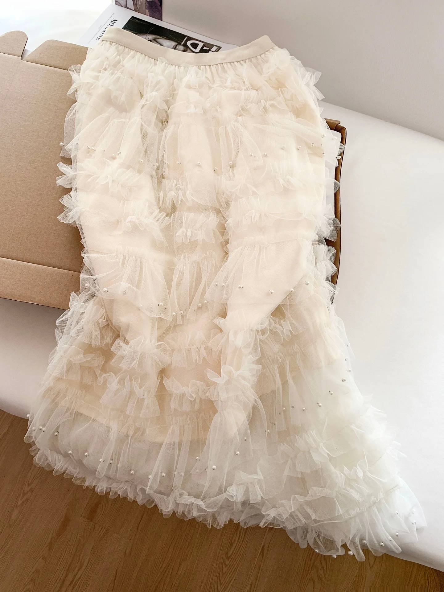 

Sweet Sle High Waist A-Line Skirt with Wooden Ear Trim And Layered Beads Me f Skirt for Women Spring Season Casual Wear