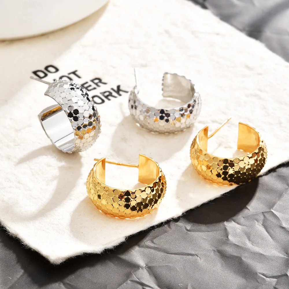 Elegant Metal Texture C Shaped Stud Earrings For Women Daily Wear Fashionable Niche Design High End Jewelry Accessories Gift