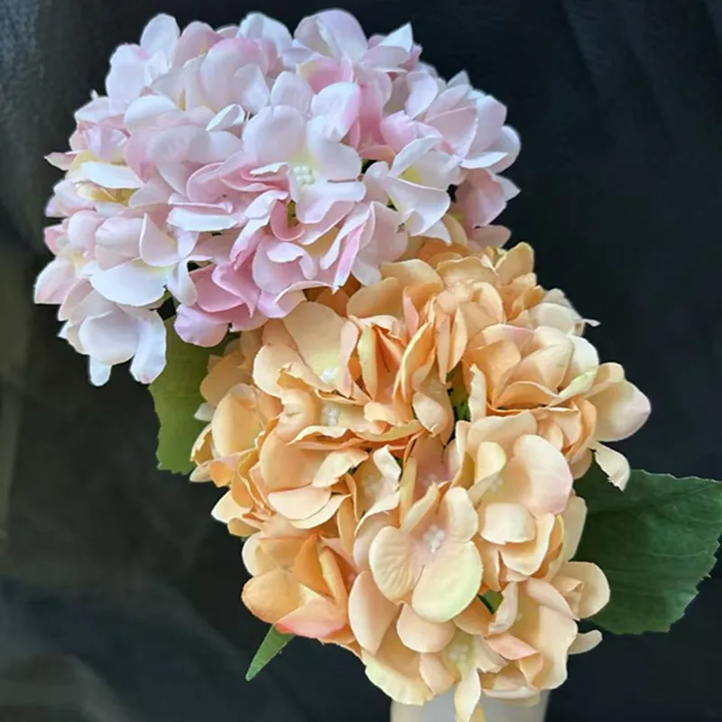 فرع زهرة هدرانج صناعية مع أوراق خضراء 90 بتلات نبات هدرانج حريري 22 لونًا لتزيين حفلات الزفاف والفنادق والمنازل