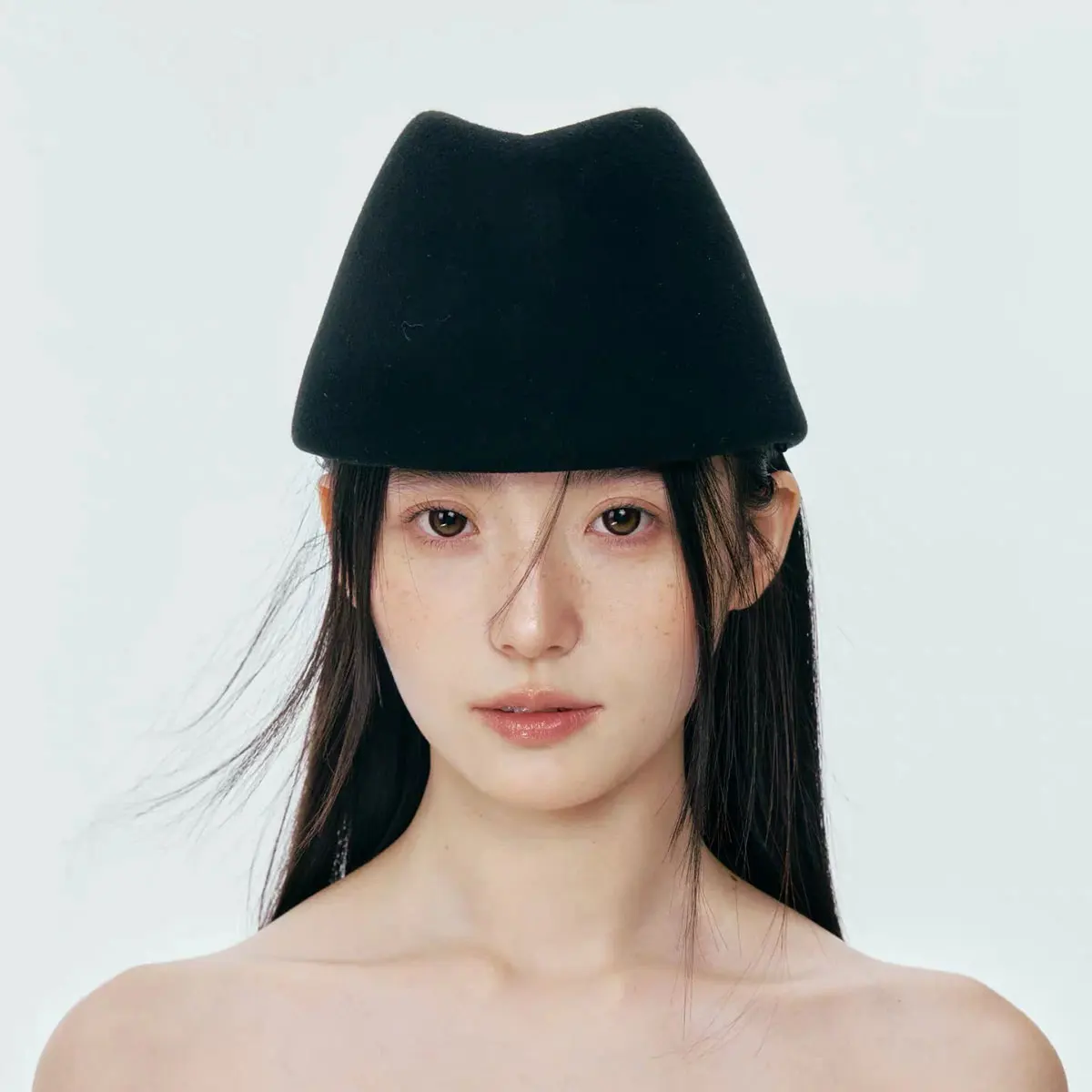 2026 New Russian Retro Wool Beret Ladies Fashion Personalized Felt Flight Attendant Hat Wholesale Fedora Hats