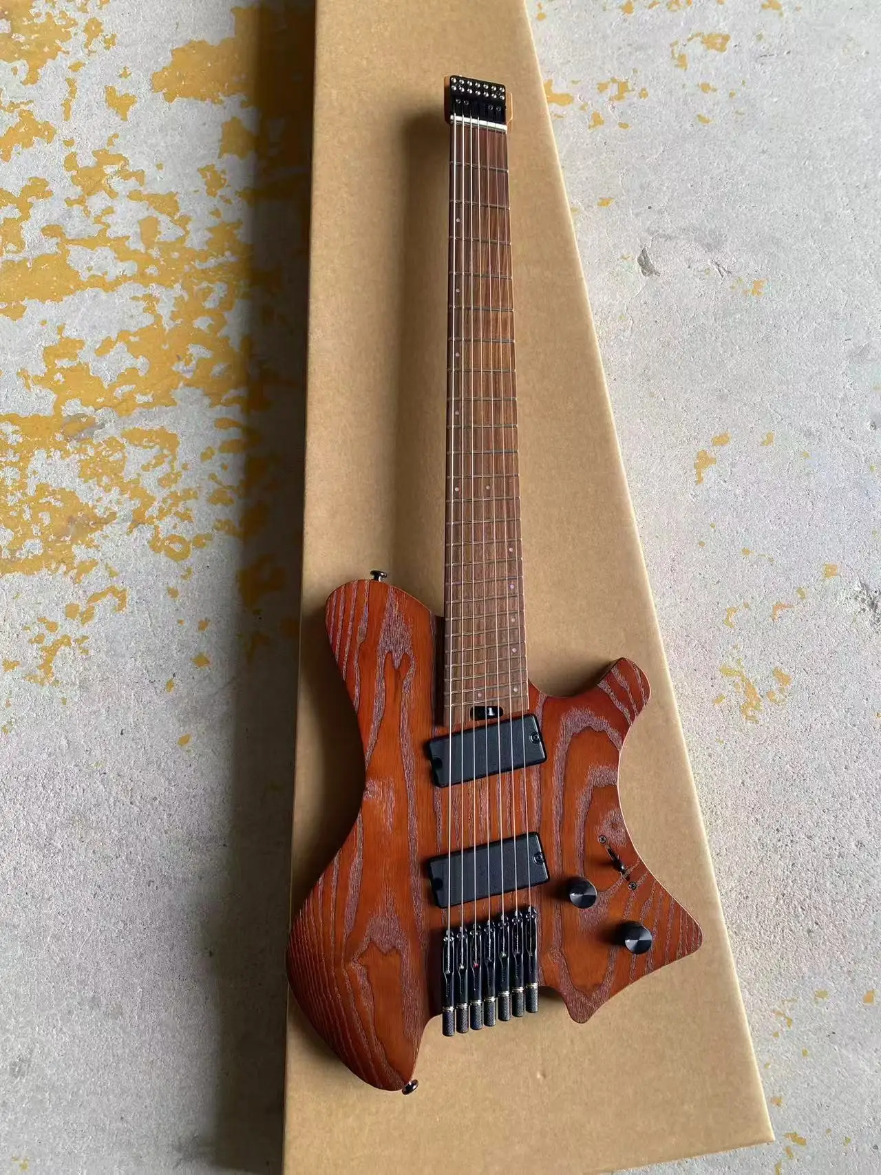 Acepro 7 String Headless Electric Guitar with Roasted Ash Body Fanned Frets Active Pickups 9-Piece Roasted Maple Neck