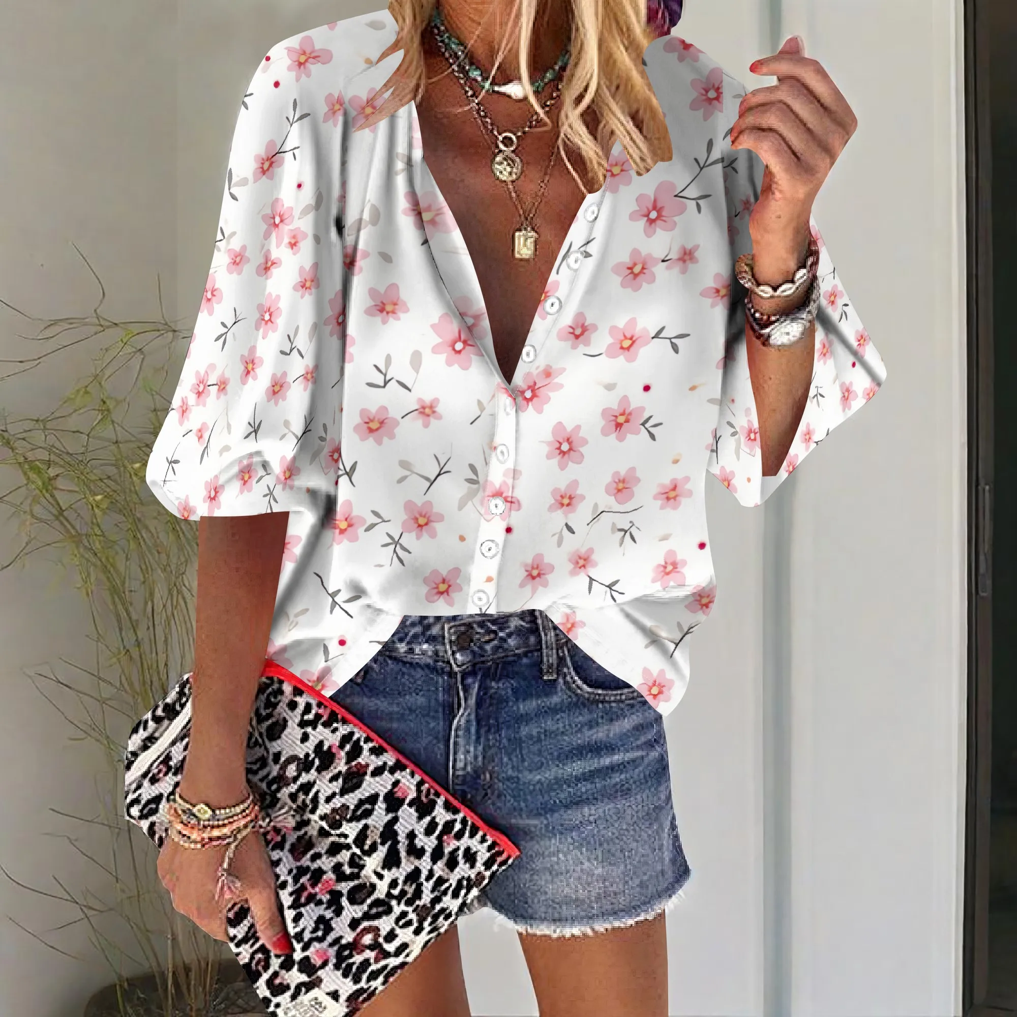 Рисунок 2 - Женские деловые повседневные топы