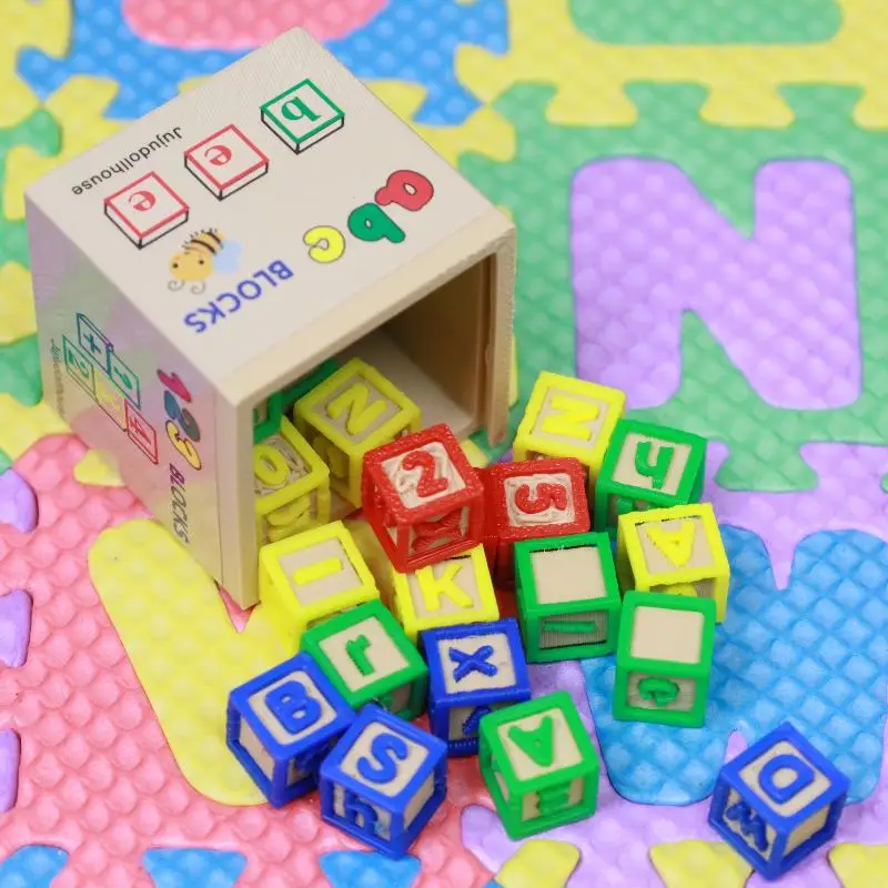 1 Juego de accesorios para casa de muñecas, escala 1/6, simulación de casa de muñecas en miniatura, Mini juguetes de modelos de ensamblaje de bloques de construcción