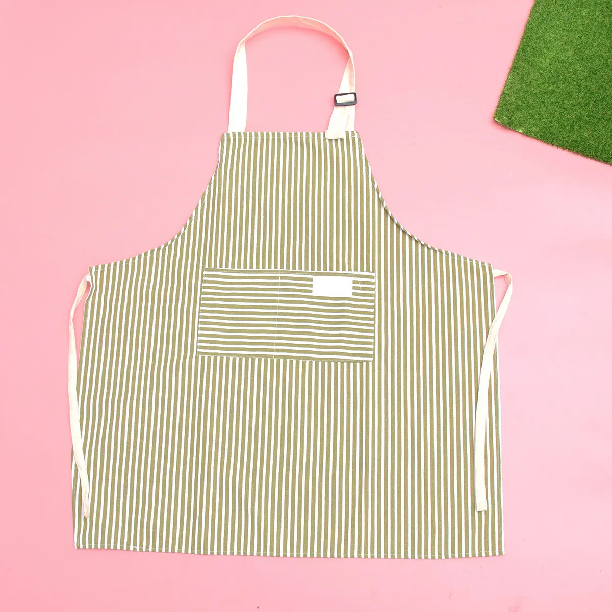 

Striped Green Cooking Apron Adult Sleeveless Hanging Neck Kitchen Bib Oilproof Waterproof for Baking Cooking Garage Garden Craft