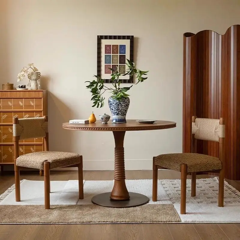 كرسي طعام من الخشب الصلب على الطراز الفرنسي القديم شقة صغيرة كرسي خلفي للمنزل على الطراز المتوسط والقديم