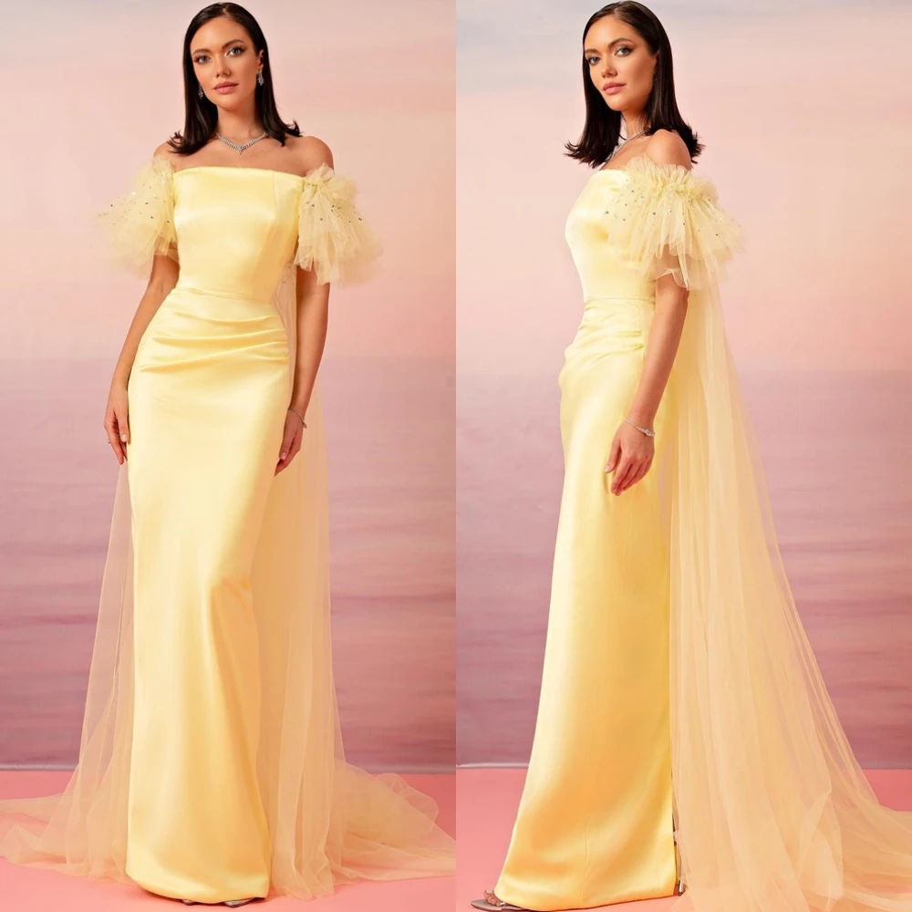 فستان سهرة رائع مخصص من الساتان سويب تراين رقيق برقبة قارب فساتين لحضور الحفلات الموسيقية بدون أكمام فساتين مناسبة خاصة