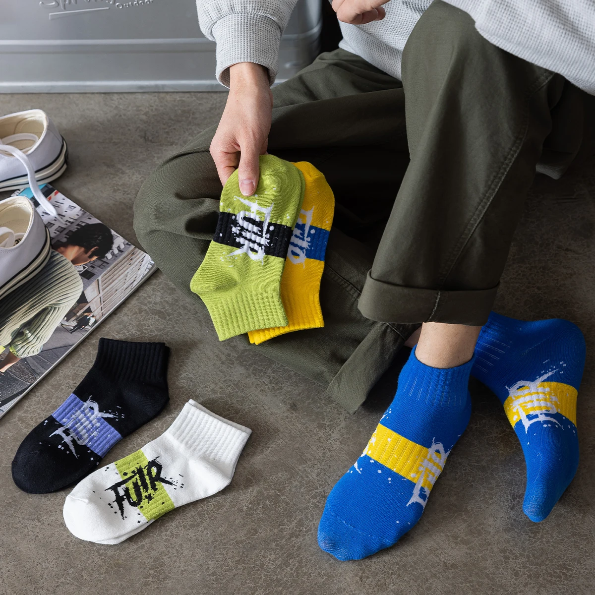 ถุงเท้าอนามัยฟิล์มเอวต่ำลายกราฟฟิตี้3คู่สำหรับผู้หญิงอากาศร้อน BFF นอนถุงเท้าข้อต่ำรุ่นพิเศษ