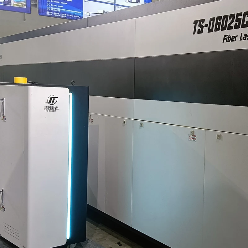 Macchina da taglio laser professionale a doppia tavola con laser a fibra CNC Macchina per incisione di fascia alta industriale a doppia piattaforma