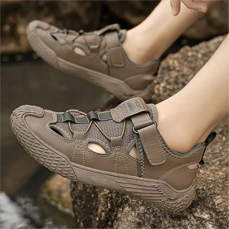 Men's Summer New Style Breathable Outdoor Beach Sandals Versatile Lightweight Sports Shoes Casual Slippers Trendy Hole Hole