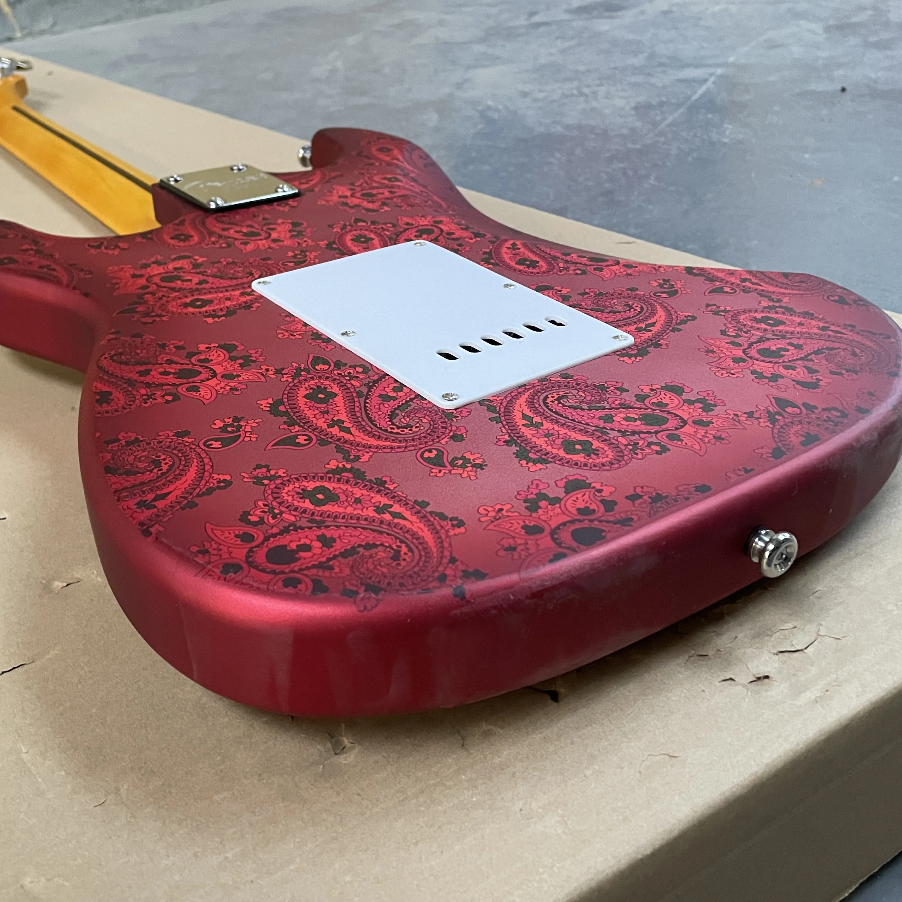 Red Paisley SSS Electric Guitar, Maple Neck & FB, Tremolo Bridge, White Pickguard, 5-Way, 22 Frets