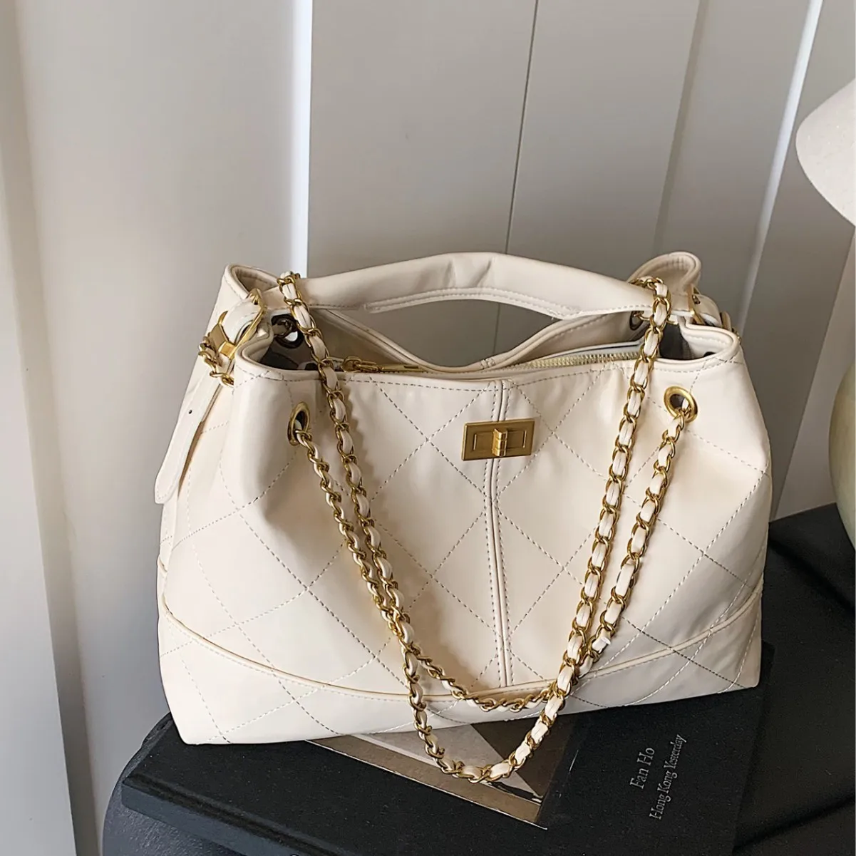 

​2025 Quilted Tote Bag - Nubuck Chain Crossbody Shoulder, Oversized Lightweight Work Purse for Women Commute & Travel​