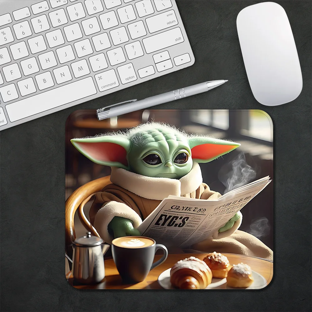 M-Mandalorians Baby Yoda لوحة ماوس الألعاب XS لوحة ماوس صغيرة لألعاب الكمبيوتر سطح المكتب الديكور مكتب ماوس حصيرة Deskmat البساط