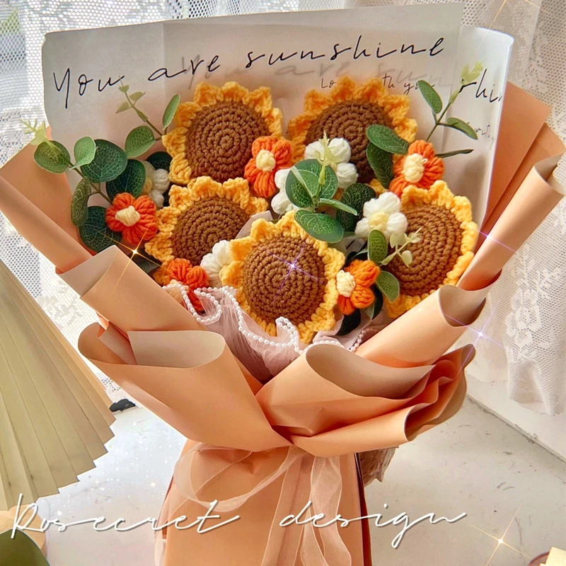 

Hand-knitted Bouquet Finished Item Creative Woolen Hand Bouquet Sunflower Roses Eternal Flowers Birthday Gift Home Decoration