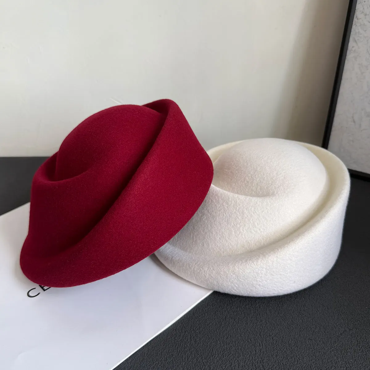 European American Retro 100% Wool Hepburn Top Hat Designer Flying Saucer Medicine Box Hat French Elegant Beret Winter Warm Hat