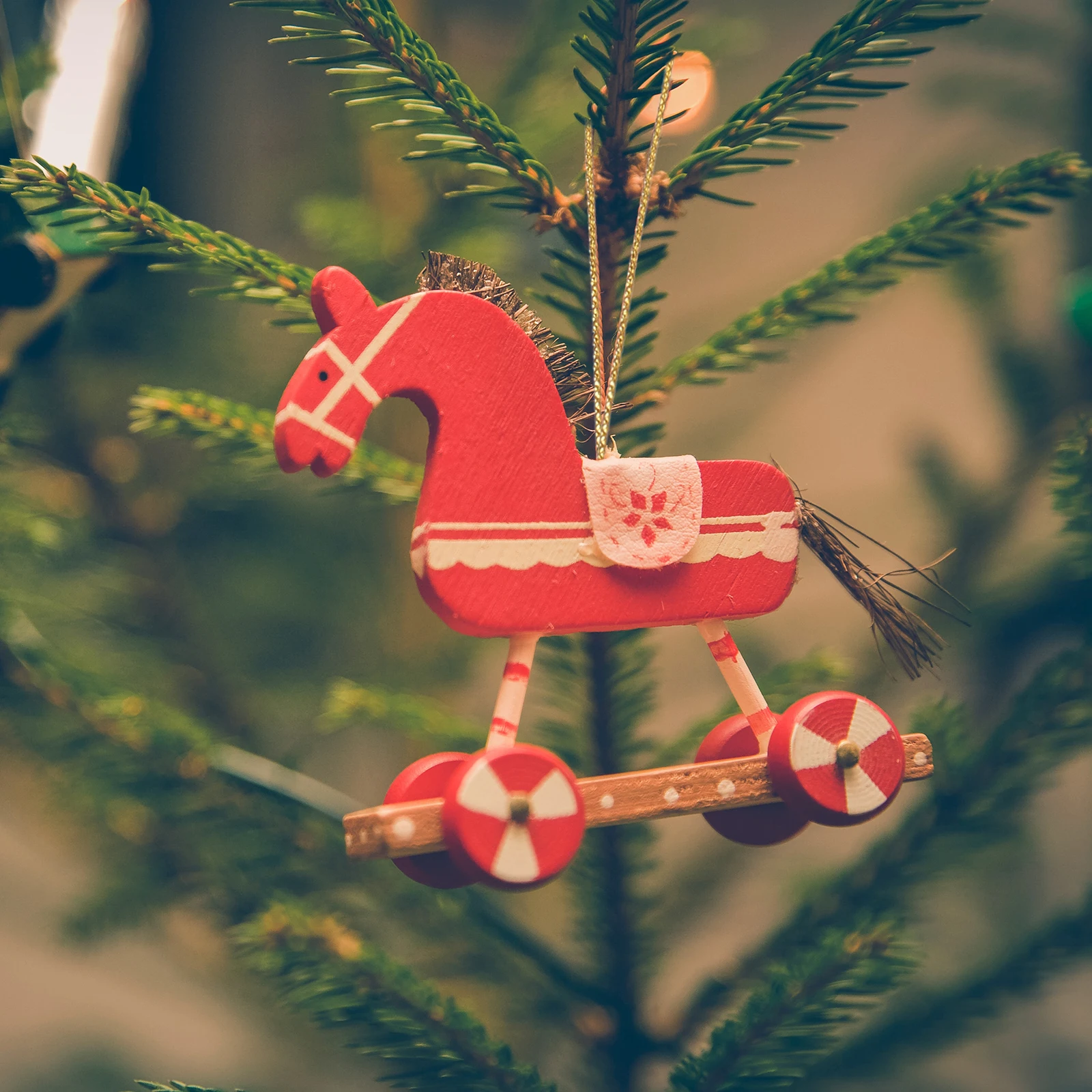 

Christmas Snap Locking Strings For Tree Ornaments Price Tags Fasteners Precut Hanging Ropes Party Decoration Pendant