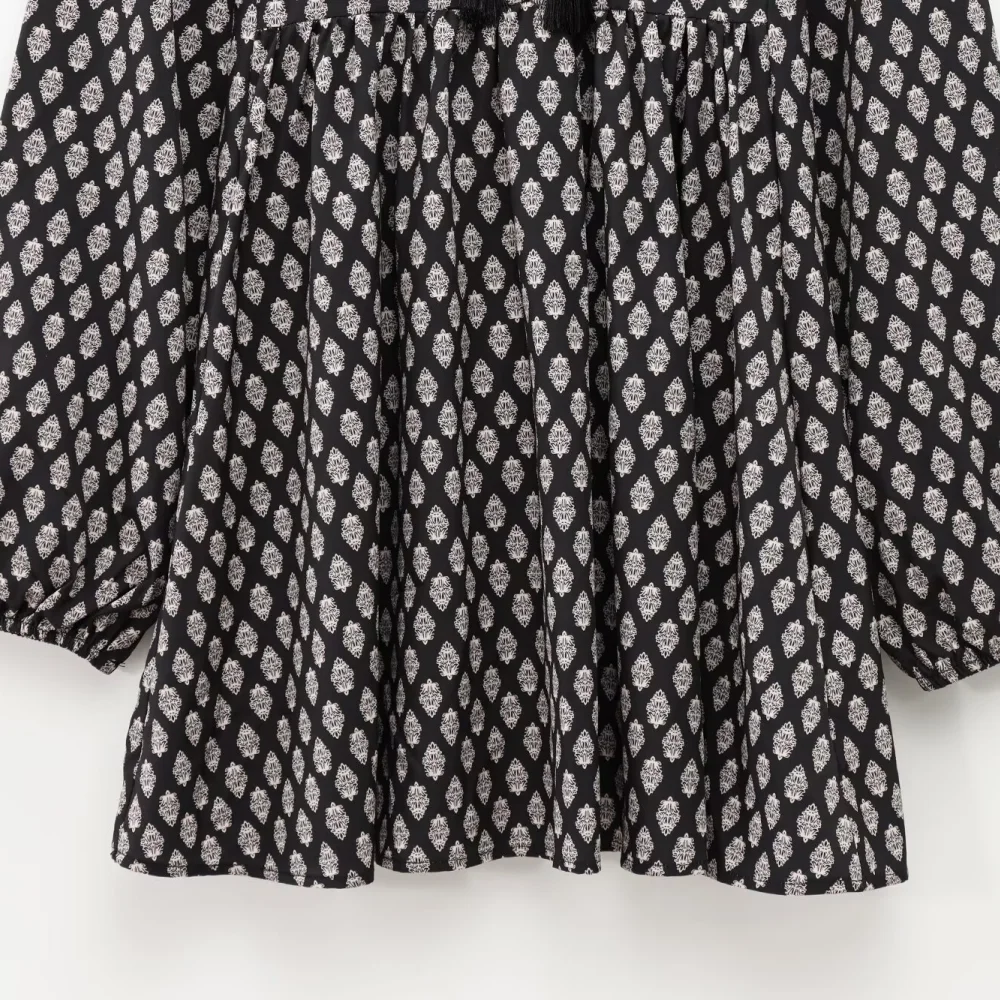 BM MD ZA dames mini-jurk met lange mouwen, zwart-wit patroon, strikhals en kwastjes, stijlvol en Boho - insp