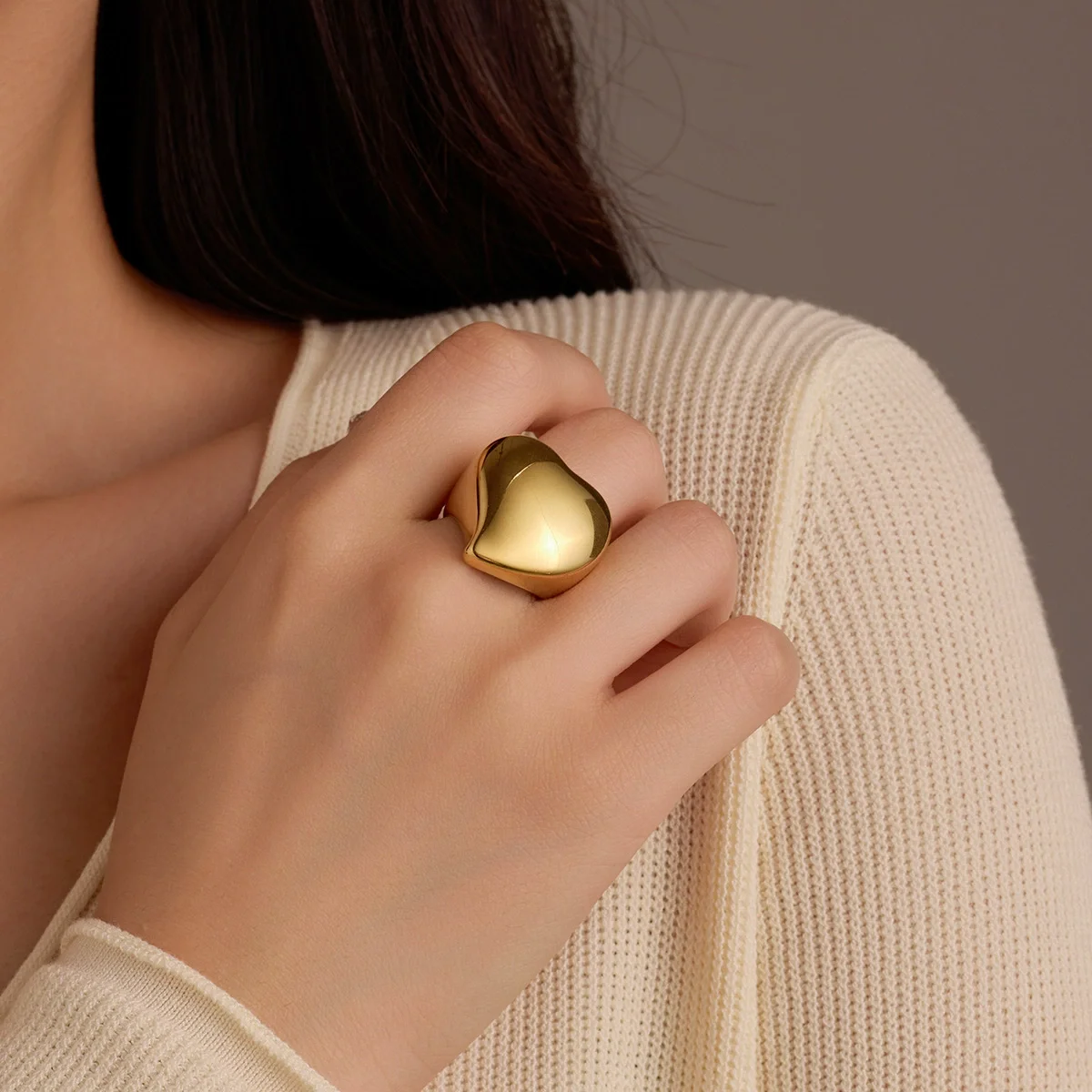 

European and American Light Luxury 3D Polished Love Ring Women 18K Gold Plated Party Dinner Accessories Gift for Girlfriend