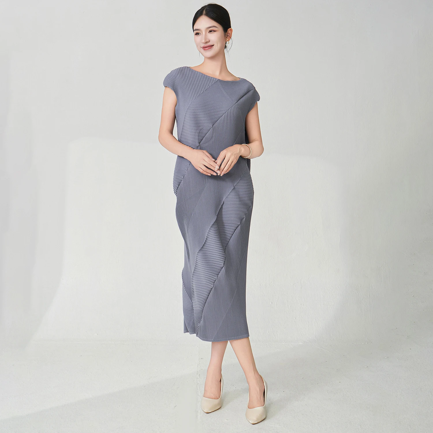 

Factory Wholesale Women Fashion Dresses Designer Summer Pleated Print Dress Free Size Polyester Fabric