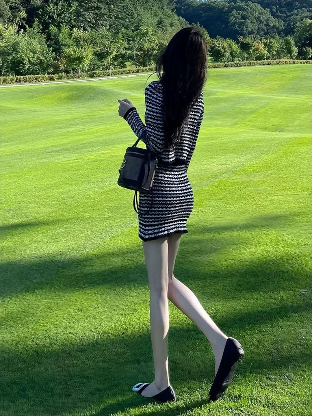 

Новый осенне-зимний комплект из двух предметов: элегантный топ и юбка в стиле французского шика для женщин