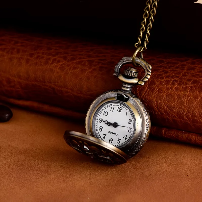 Cut-out letter DAD pattern pocket watch Vintage bronzed quartz watch clamshell necklace pendant watch Round pocket watch