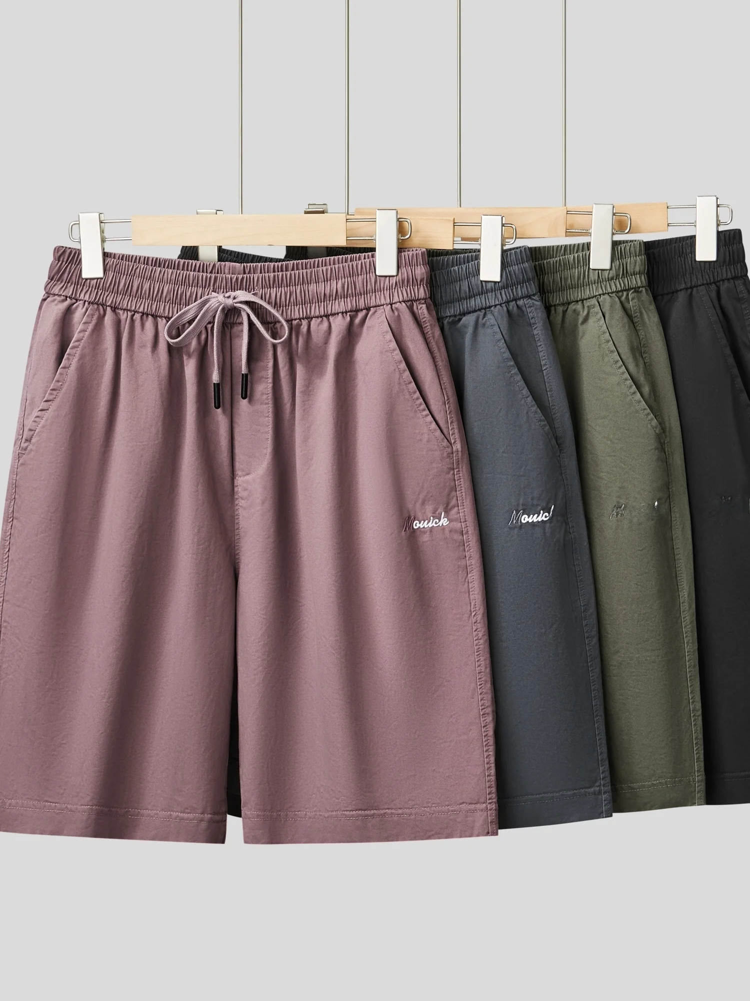 

Comfortable Breathable Men's Summer Outdoor Loose Beach Shorts Casual Loose Fit Straight Leg Pure Color Fashionable Shorts