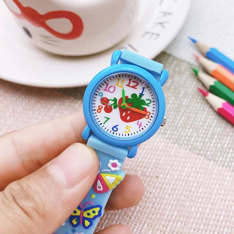 Relojes de pulsera con correa de mariposa de dibujos animados en 3D para niños y niñas pequeños, relojes digitales de calidad con cara de fresa roja