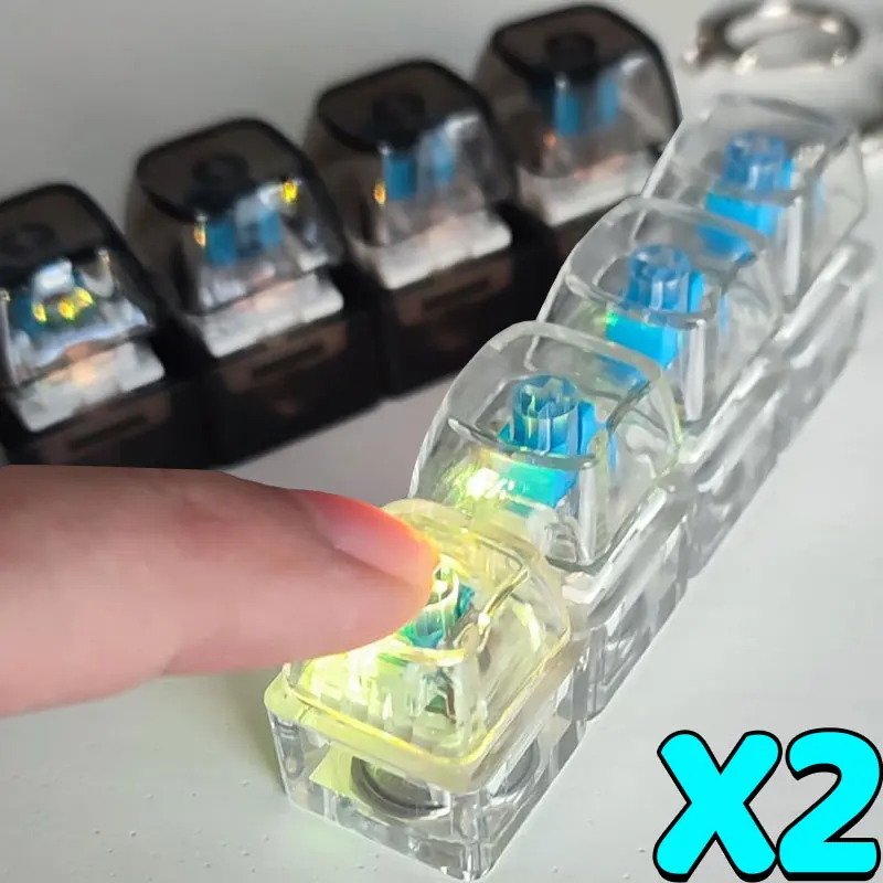 قطعتان من لعبة لوحة المفاتيح الميكانيكية المضيئة، جهاز النقر على لوحة المفاتيح بصوت عالٍ، سلسلة مفاتيح 4 في 1 مع أغطية مفاتيح للقطط، لتخفيف التوتر للبالغين #1